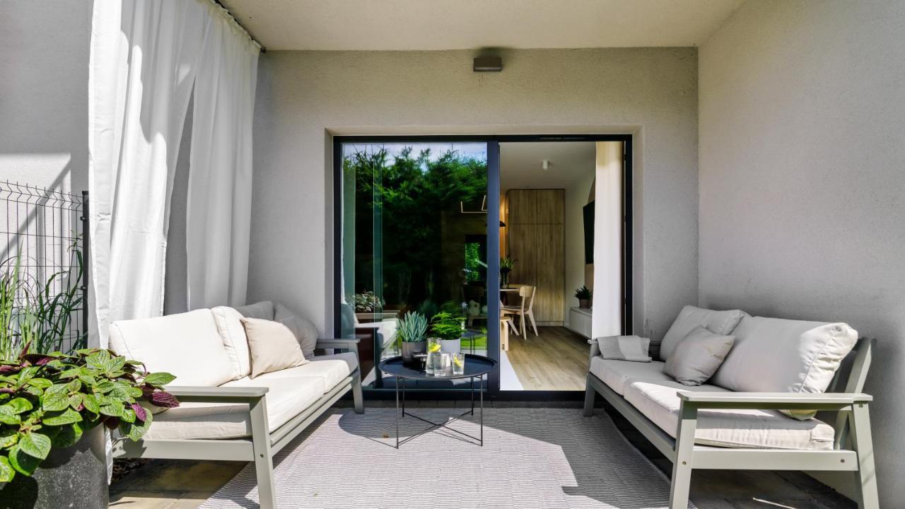 Inthemiddle Apartment *